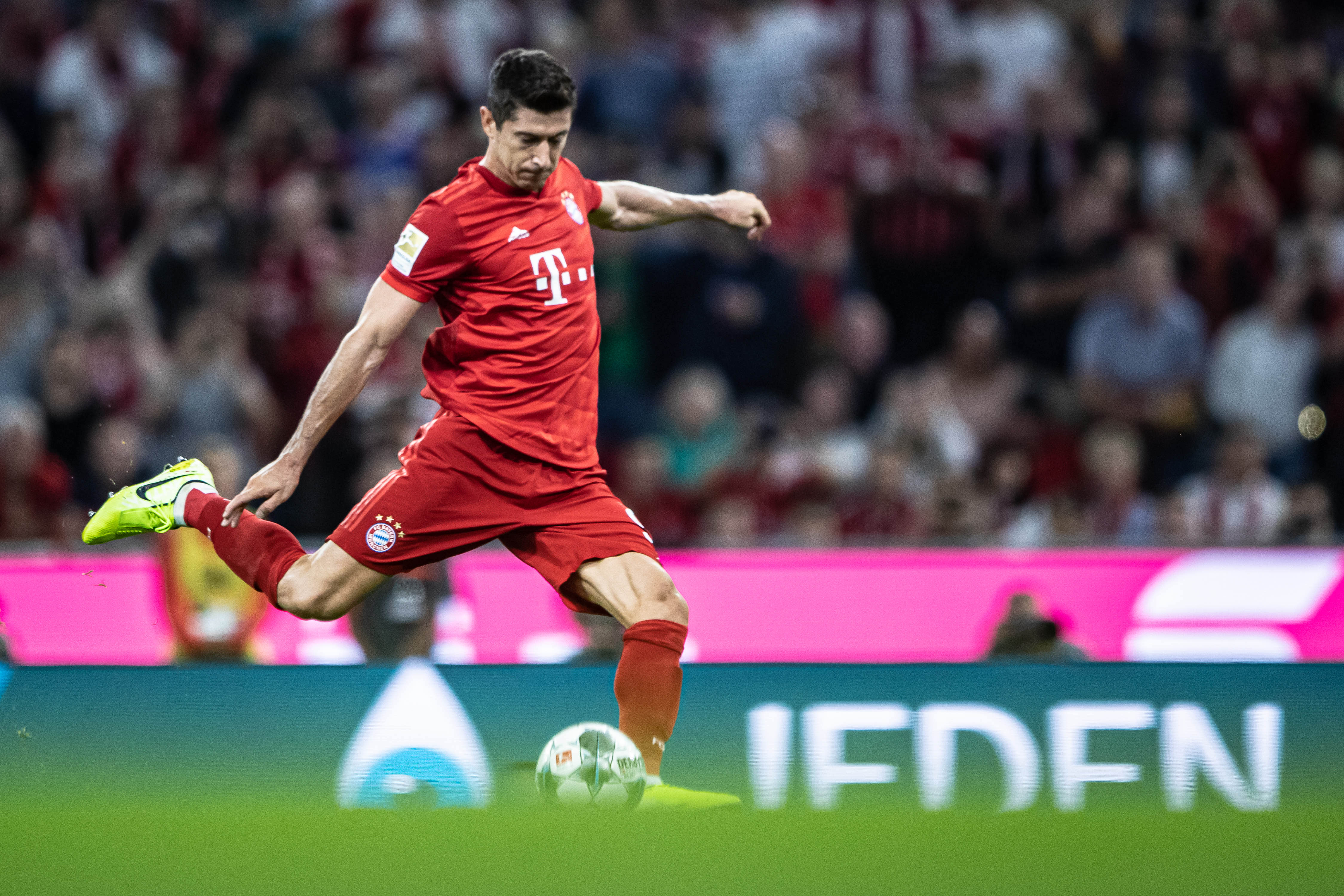 看了四年球了，在专科有一段时间刷抖音频繁给我推多...