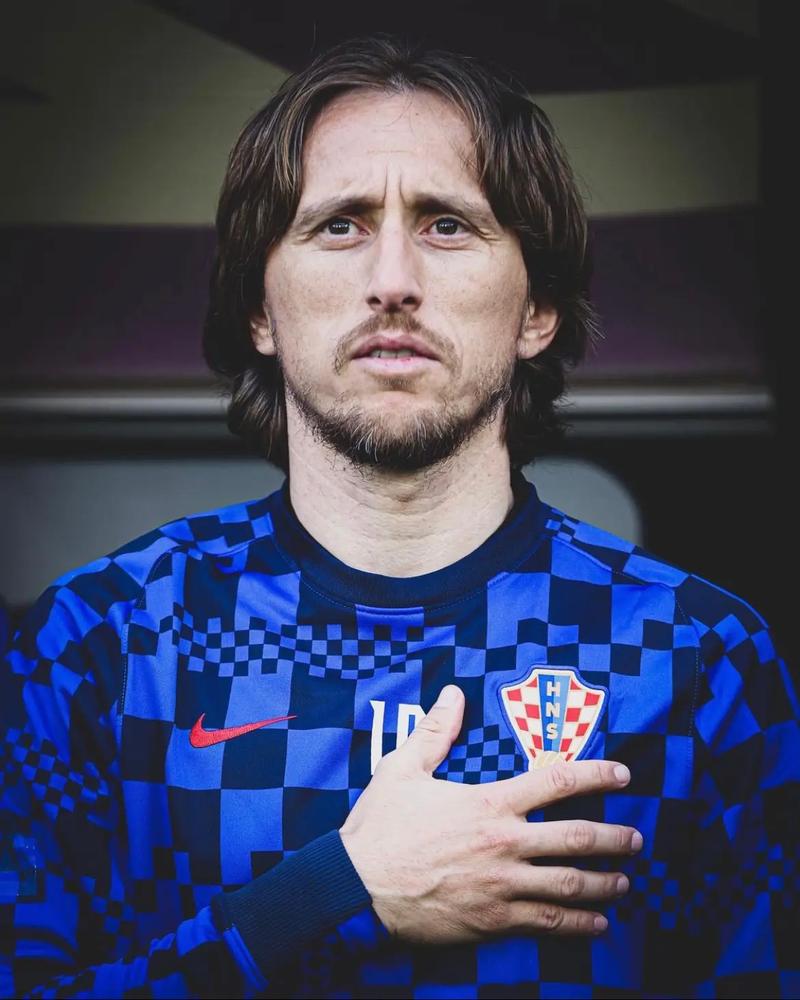 雷迪克：东契奇在并非最佳状态下拿下三双，不可思议的表现