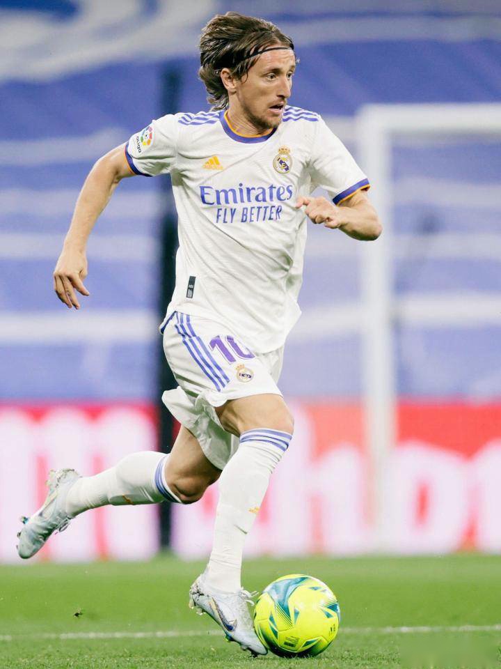 老雷：我无法想象贝林厄姆在世界杯上不首发；更担心后防不稳